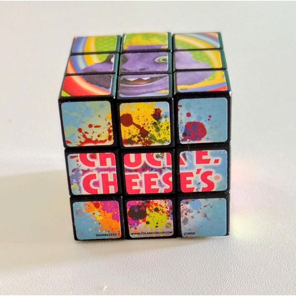 Vintage Mini Chuck E. Cheese Pizza Time Theatre Puzzle Cube Toy 1.5" x 1.5" EUC